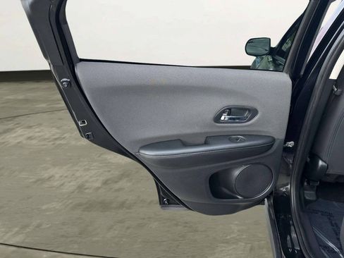 Used 2019 Honda HR-V LX image 12