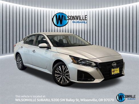 Used 2023 Nissan Altima 2.5 SV image 1
