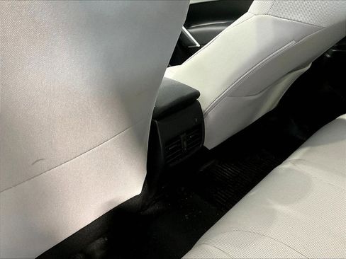 Used 2024 Toyota Corolla Cross LE w/ Moonroof Package AWD/4WD image 23