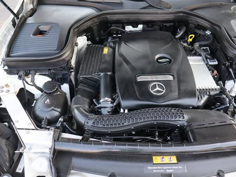 Used 2019 Mercedes-Benz GLC 300 4MATIC w/ Premium Package image 40