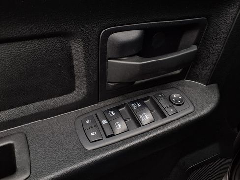 Used 2018 RAM 1500 Express w/ Express Value Package image 16