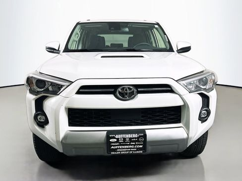 Used 2022 Toyota 4Runner TRD Off-Road AWD/4WD image 2