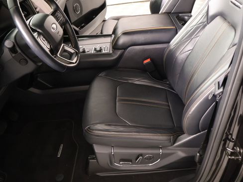 Used 2024 Ford Expedition Platinum AWD/4WD image 11