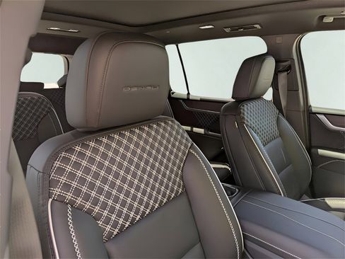 New 2026 GMC Acadia Denali w/ Super Cruise Package image 40