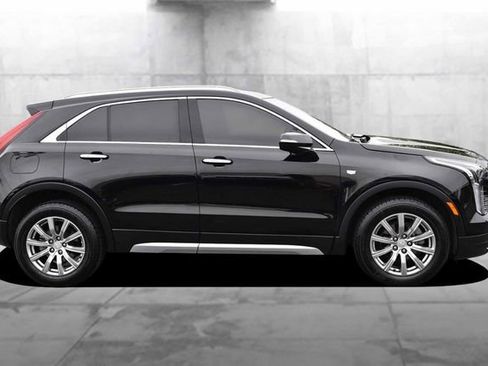 Used 2023 Cadillac XT4 Premium Luxury w/ Cold Weather Package AWD/4WD image 5