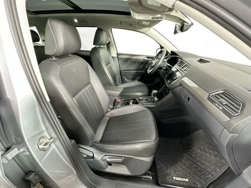 Used 2022 Volkswagen Tiguan SE image 29