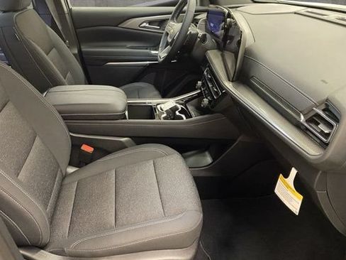 New 2026 Chevrolet Traverse LT w/ Driver Confidence Package AWD/4WD image 29