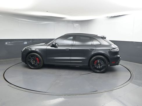 Certified 2024 Porsche Macan GTS image 2