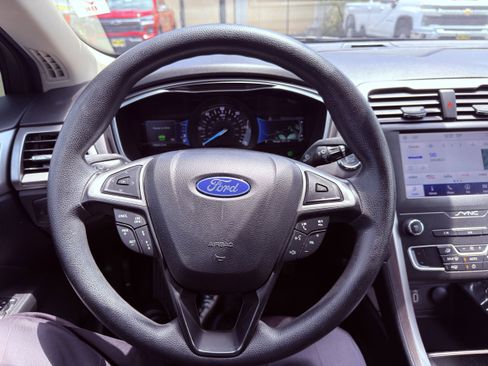 Used 2020 Ford Fusion SE FWD image 27