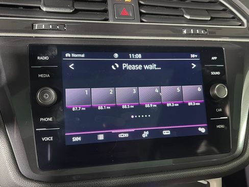 Used 2024 Volkswagen Tiguan SE R-Line image 27