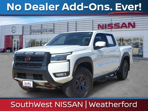 Used 2025 Nissan Frontier PRO-4X AWD/4WD image 1