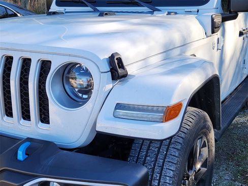 Used 2022 Jeep Wrangler Unlimited Sahara image 9