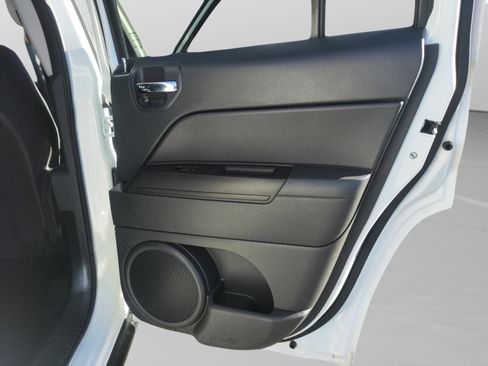 Used 2011 Jeep Patriot Latitude AWD/4WD image 26