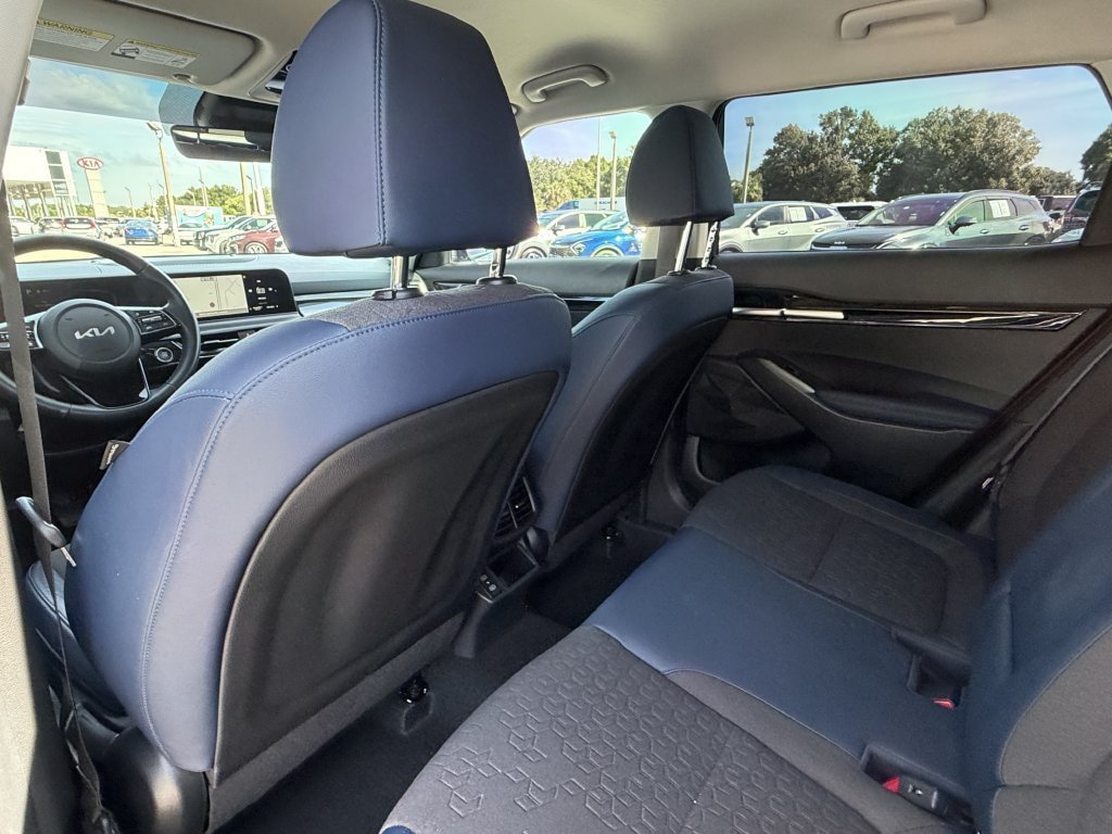 Certified 2025 Kia Seltos S FWD image 17
