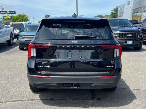 Used 2026 Ford Explorer Active AWD/4WD image 7