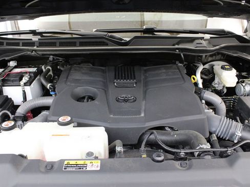 Used 2022 Toyota Tundra SR w/ SR Tow Package AWD/4WD image 29