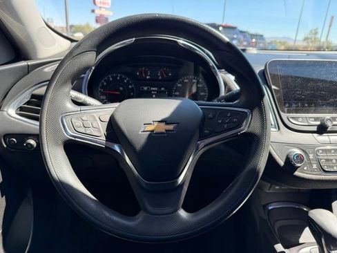 Used 2021 Chevrolet Malibu LT FWD image 17