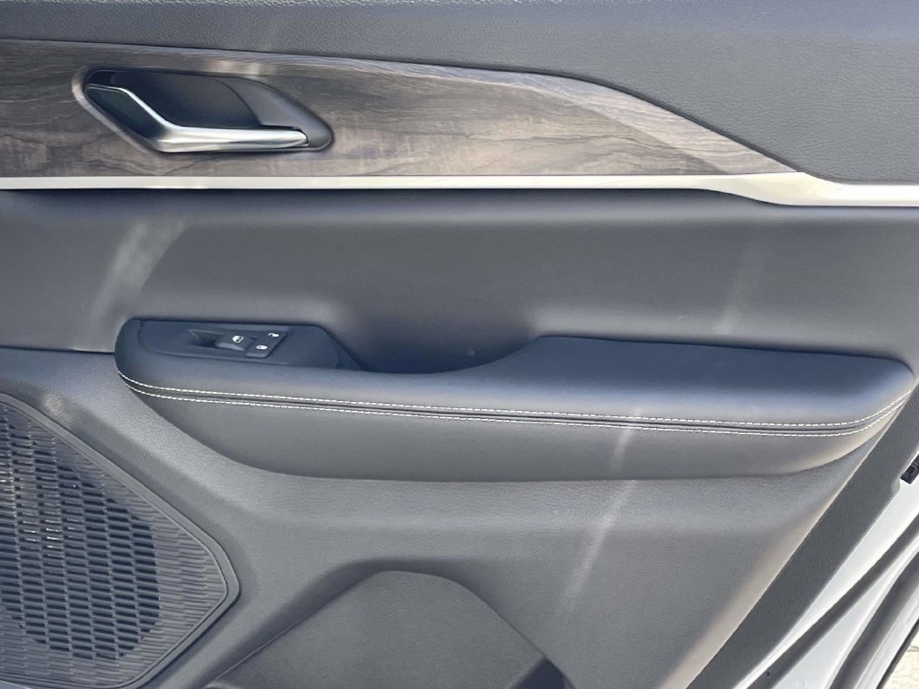 New 2027 Jeep Grand Cherokee Altitude AWD/4WD image 19