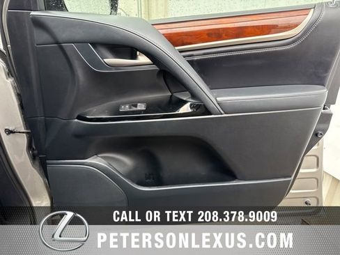 Used 2020 Lexus LX 570 4WD w/ Luxury Package image 12
