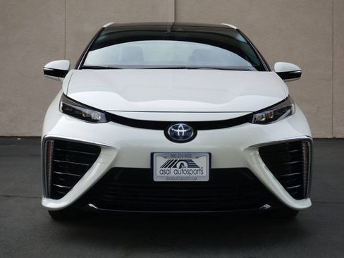 Used 2017 Toyota Mirai FWD image 2