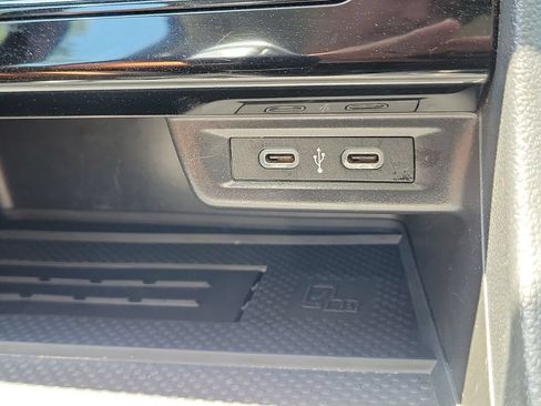 Used 2025 Volkswagen Jetta SE FWD image 29