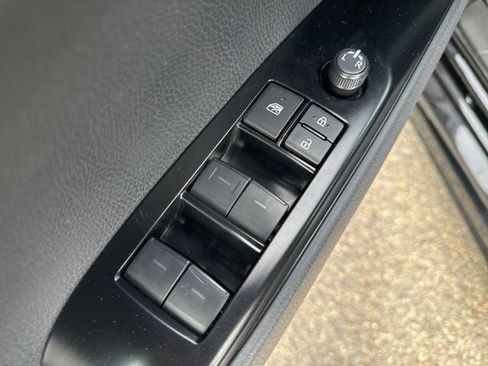 Used 2026 Toyota Camry SE w/ Convenience Package image 20