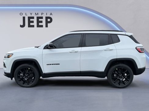New 2026 Jeep Compass Latitude image 2