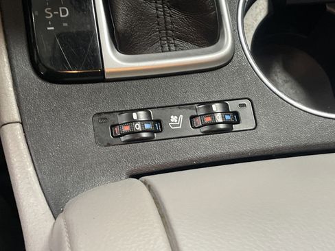 Used 2019 Toyota Highlander Limited Platinum image 29