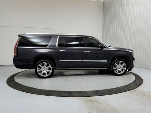 Used 2016 Cadillac Escalade ESV Premium image 8