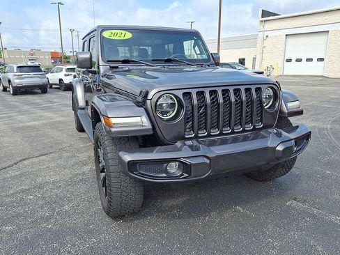 Used 2021 Jeep Gladiator Overland AWD/4WD image 2