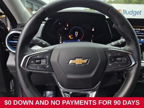 Used 2025 Chevrolet Trax LT w/ LT Convenience Package FWD image 21