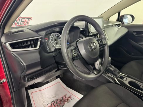 Used 2022 Toyota Corolla LE image 10