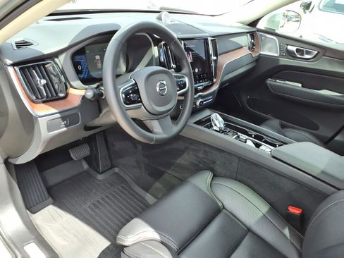 Certified 2023 Volvo XC60 B5 Ultimate AWD/4WD image 21