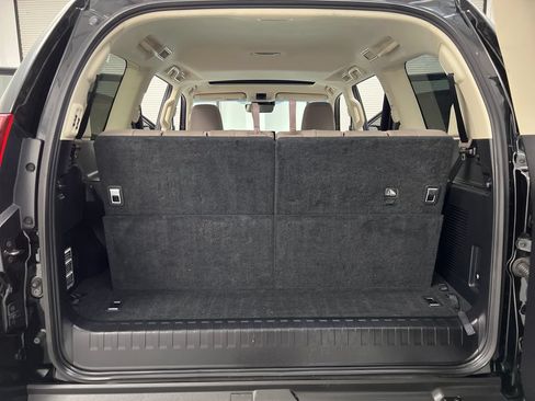 Used 2022 Lexus GX 460 Premium w/ Accessory Package AWD/4WD image 42