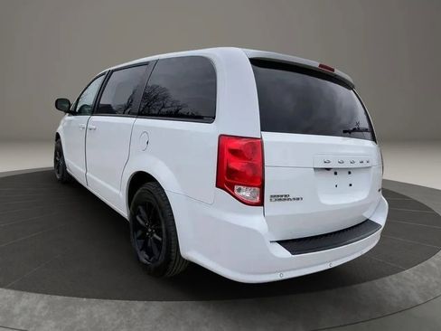 Used 2019 Dodge Grand Caravan SXT w/ Blacktop Package FWD image 5