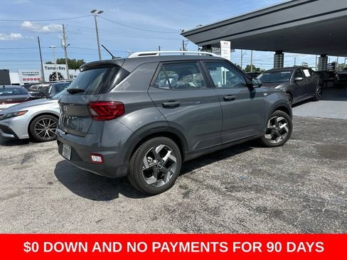 Used 2025 Hyundai Venue SEL FWD image 3