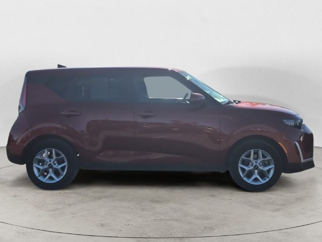 Used 2024 Kia Soul LX w/ Option Group 015 FWD image 4