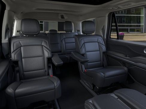 New 2026 Lincoln Navigator Reserve AWD/4WD image 34