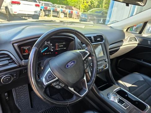 Used 2018 Ford Fusion SE w/ Equipment Group 201A image 13