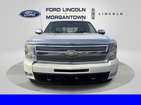 Used 2010 Chevrolet Silverado 1500 LTZ w/ White Diamond Tricoat Edition image 3