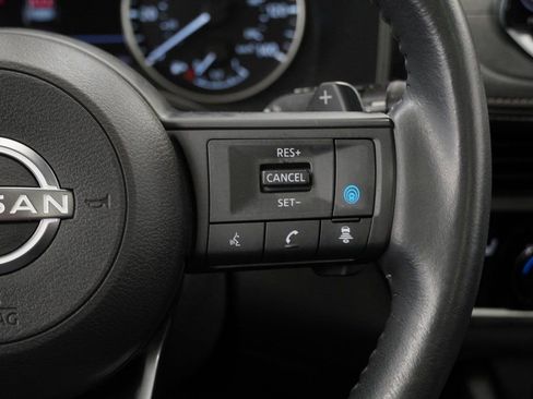 Used 2024 Nissan Rogue SV w/ SV Premium Package image 40