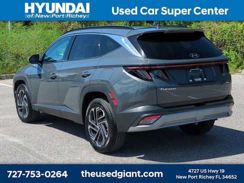 Used 2025 Hyundai Tucson Limited AWD/4WD image 3
