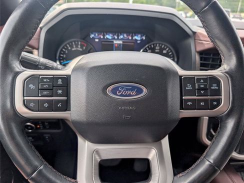 Used 2024 Ford Expedition Limited AWD/4WD image 23