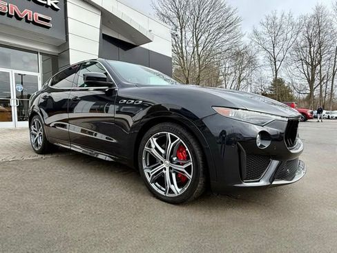 Used 2019 Maserati Levante Trofeo image 7