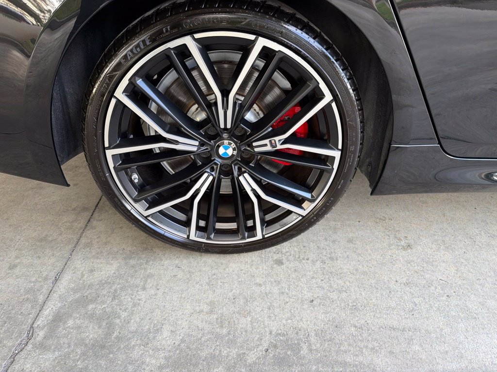Used 2023 BMW M550i xDrive w/ Executive Package AWD/4WD image 25