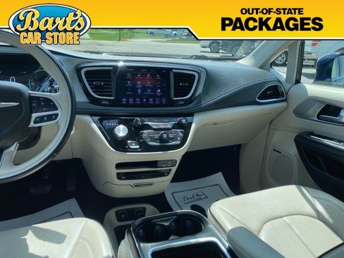 Used 2020 Chrysler Pacifica Limited w/ Advanced Safetytec Group FWD image 27