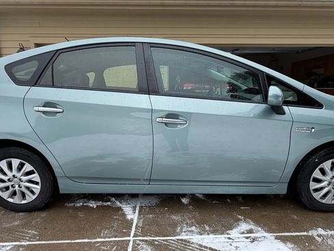 Used 2013 Toyota Prius Plug-In Hybrid image 6