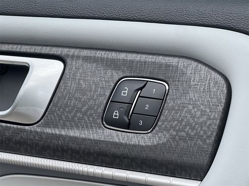 New 2026 Ford Explorer Platinum w/ LUX Leather Package image 18