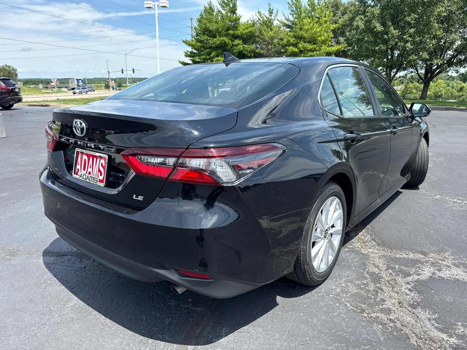 Used 2024 Toyota Camry LE FWD image 9