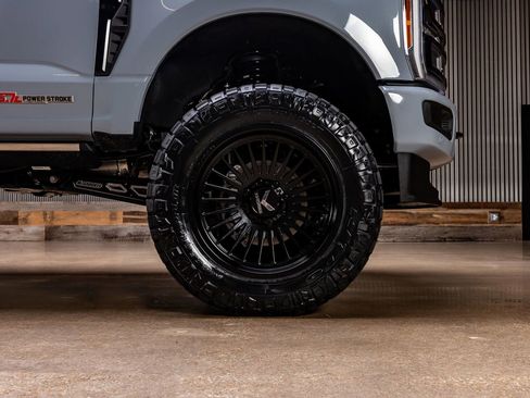 Used 2026 Ford F250 Platinum AWD/4WD image 12